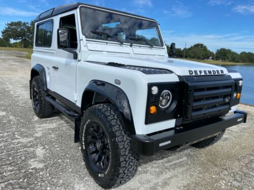 Beautifully restored Body off chassis nut&bolt 92 White Land Rover Defender 90 image 5