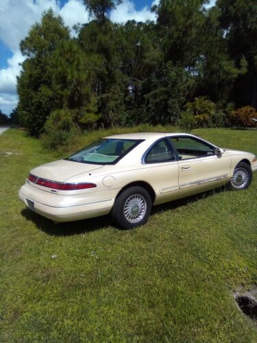 1996 Lincoln Mark VIII Coupe White RWD Automatic BASE