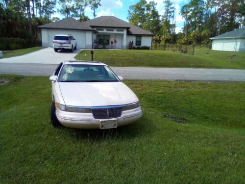 1996 Lincoln Mark VIII Coupe White RWD Automatic BASE image 2