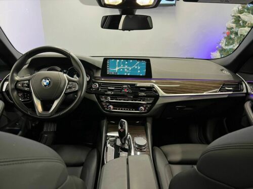2018 BMW 5 Series 530i image 1