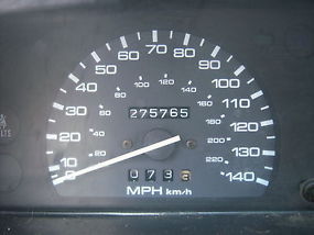 1991 Mazda 323 Base Hatchback 2-Door 1.6L image 4