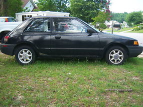 1991 Mazda 323 Base Hatchback 2-Door 1.6L image 5