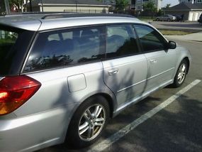 Very Clean and Great Running 2005 Subaru Legacy AWD image 4