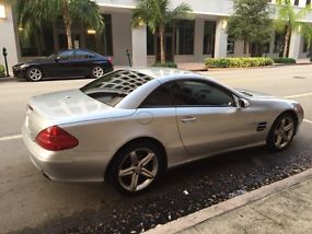 2006 Mercedes-Benz SL500 Beautiful car must see!! image 1