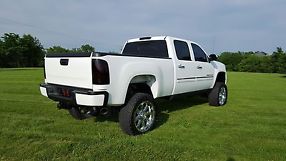 2012 GMC 2500 HD Duramax Denali lifted 4 x 4 only 25k Miles image 4