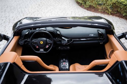 2015 Ferrari 458 Spider image 4