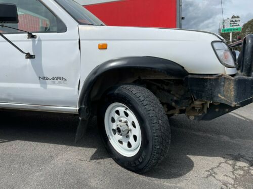 1998 NISSAN NAVARA CAB CHASSIS 3.2LTR DIESEL 4X4 5 SPEED MANUAL NO RESERVE AUCT image 7