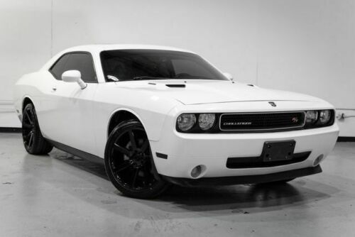 WHITE Dodge Challenger with 87736 Miles available now! image 3