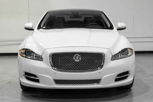 WHITE Jaguar XJ with 75853 Miles available now! image 2