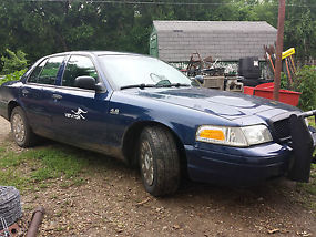 2004 Crown Victoria Police Interceptor with Setina Partition and Push Bar