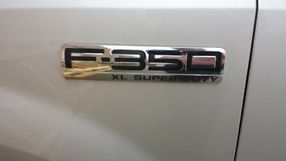 Ford F-350 XL Superduty image 2