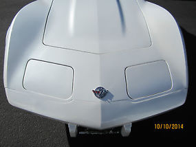 1978 Anniversary Corvette Diamond Pearl White, Light Oyster and Wood Interior. image 1