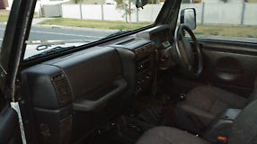 Black Jeep Wrangler TJ Sport 2002 106,000kms!!! Low Reserve!!! image 4