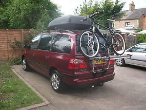 2004 Ford Galaxy Ghia ***Low Mileage*** DVD player, Cycle Rack, Roof Box. image 5