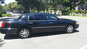 2011 Lincoln Town Car Executive L Flex Fuel Edition, Black, excellent condition image 2