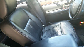 2011 Lincoln Town Car Executive L Flex Fuel Edition, Black, excellent condition image 5
