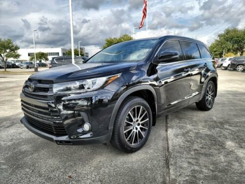 2017 Toyota Highlander, Midnight Black Metallic with 78892 Miles available now! image 6