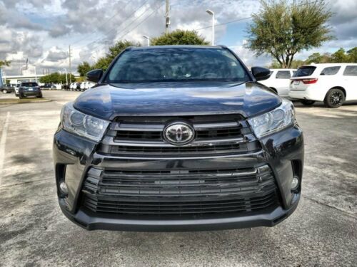 2017 Toyota Highlander, Midnight Black Metallic with 78892 Miles available now! image 7