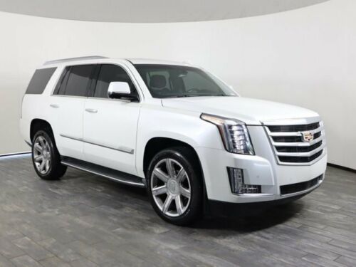 Off Lease Only 2016 Cadillac Escalade Luxury 4X4 Gas V8 6.2L/376 image 3