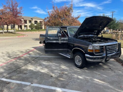 1992 Ford F150 Pickup Black 4WD Automatic XLT image 3