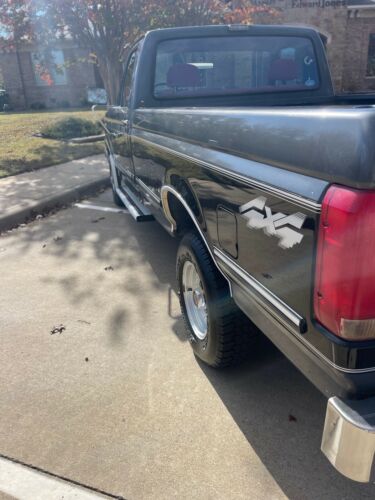1992 Ford F150 Pickup Black 4WD Automatic XLT image 6