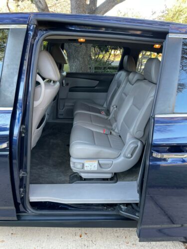 2015 honda odyssey ex 3.5l with DVD player and Clear Title, minivan, 8 passenger image 1