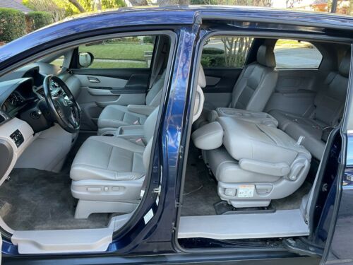 2015 honda odyssey ex 3.5l with DVD player and Clear Title, minivan, 8 passenger image 2