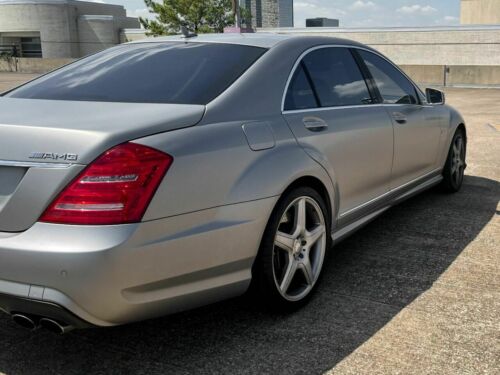 2010 Mercedes-Benz S-Class S 63 AMG image 8