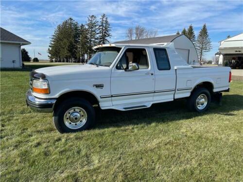 1996 Ford F-250 Low Miles, Ext. Condition, Never Seen Winter! Diesel 8 Cylinder image 1