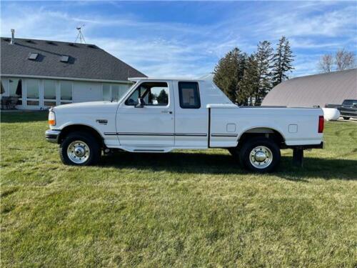 1996 Ford F-250 Low Miles, Ext. Condition, Never Seen Winter! Diesel 8 Cylinder image 2
