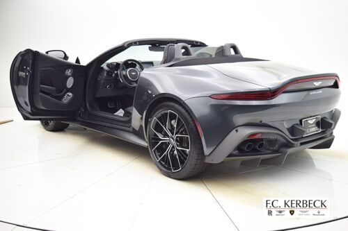 Aston Martin Vantage image 5