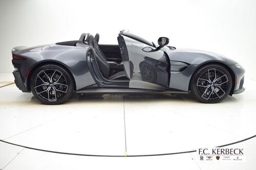 Aston Martin Vantage image 8