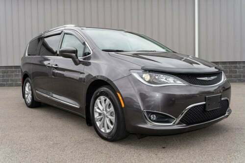 2019 Chrysler Pacifica for sale!