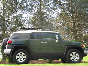 * 2010 Toyota FJ Cruiser 4x4 Automatic _Loaded * One Owner * image 2