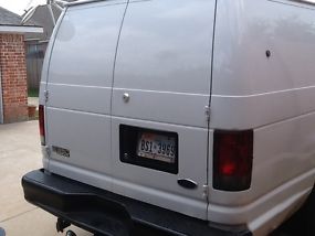 2005 FORD E350 EXTENDED VAN WITH A 6.0 DIESEL ENGINE AND SEATS 4 PEOPLE image 4