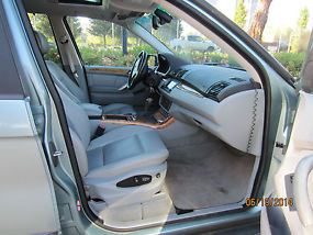 2002 BMW X5 3.0i Sport Utility 4-Door 3.0L Premium, Nav, Heated Seats, Clean image 7