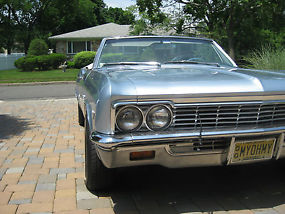 1966 Chevrolet Impala Convertible image 2