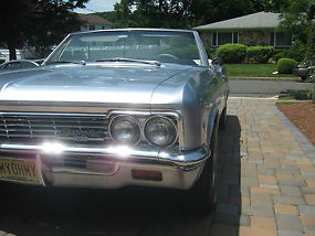 1966 Chevrolet Impala Convertible image 3