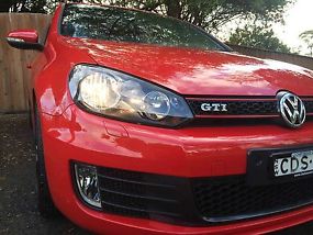 AS NEW, IMMACULATE Volkswagen VW Golf GTi - VERY LOW 14,000KM - MUST SELL !! image 3
