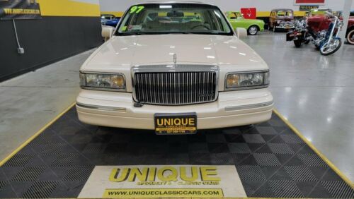 1997 Lincoln Town Car Cartier! image 1