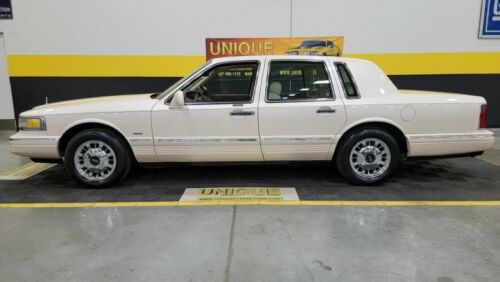 1997 Lincoln Town Car Cartier! image 7