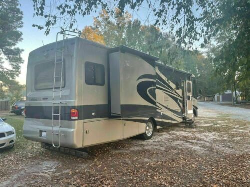 2006 Workhorse Motorhome Chassis SUV Grey RWD Automatic W24 image 3
