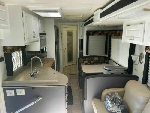 2006 Workhorse Motorhome Chassis SUV Grey RWD Automatic W24 image 5