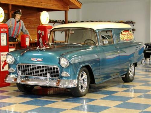 1955 Chevrolet Wagon – Blue / Ivory image 2