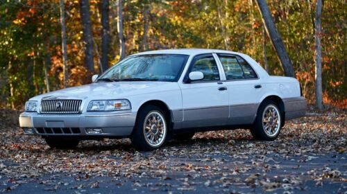 2008 MERCURY GRAND MARQUIS - LINCOLN TOWN CAR - 27K MILES - BRAND NEW - MUST SEE image 1