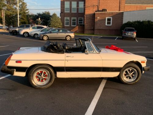 1979 MG-B ROADSTER GARAGED RUNNING GREAT CLASSIC AND COLLECTIBLE NO RESERVE image 3
