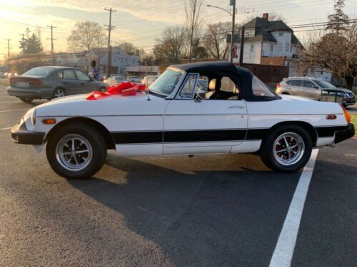 1979 MG-B ROADSTER GARAGED RUNNING GREAT CLASSIC AND COLLECTIBLE NO RESERVE image 7