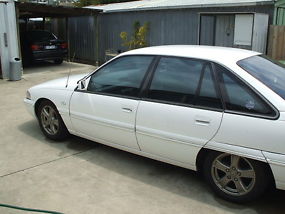 Holden Commodore Executive VP (1992) 4D Sedan 4 SP Auto. White. orONO image 2