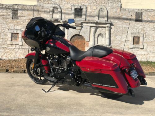 2021 Harley-Davidson Road Glide®,with 0 available now! image 2