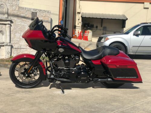 2021 Harley-Davidson Road Glide®,with 0 available now! image 3